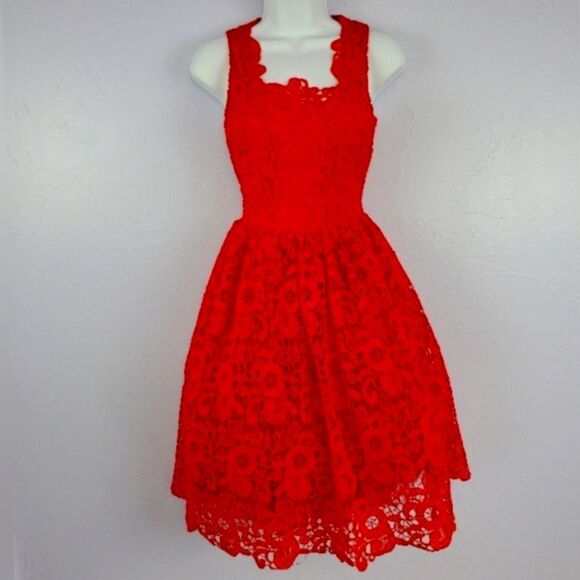 RED PARTY DRESS - Picture 2 of 8